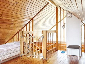 2 bedrooms, cribs/infant beds