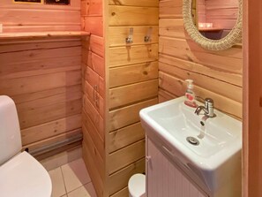 Bathroom - Holiday Home in VÃ¦ggerlÃ¸se (Vaeggerlose)