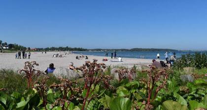Tranquil Seaside Haven-by Traum