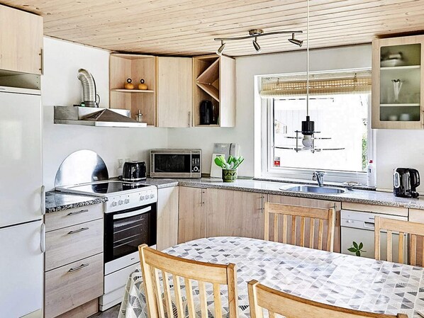 House | Interior - 4 Person Holiday Home in Store Fuglede (Store Fuglede)