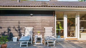 Balcony - 5 Person Holiday Home in Juelsminde (Juelsminde)