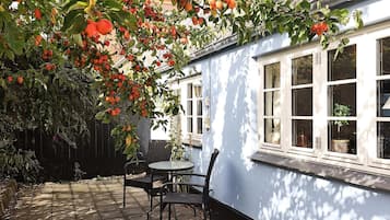 House | Outdoor dining