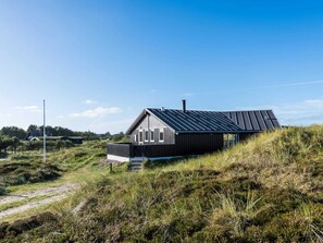Exterior - 4 Person Holiday Home in Henne (Henne)