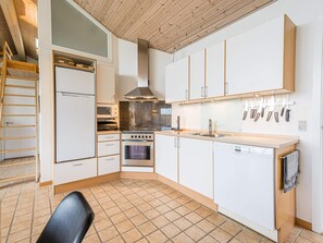 House | Private kitchen - Holiday Home in BlÃ¥vand (Blavand)