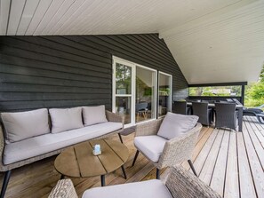 House | Outdoor dining - 6 Person Holiday Home in Henne (Henne)