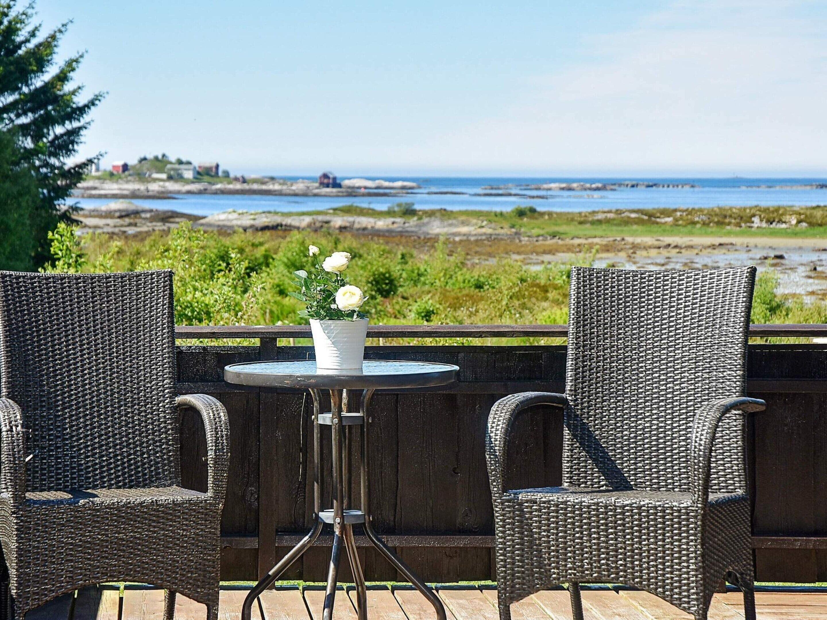 House | Outdoor dining