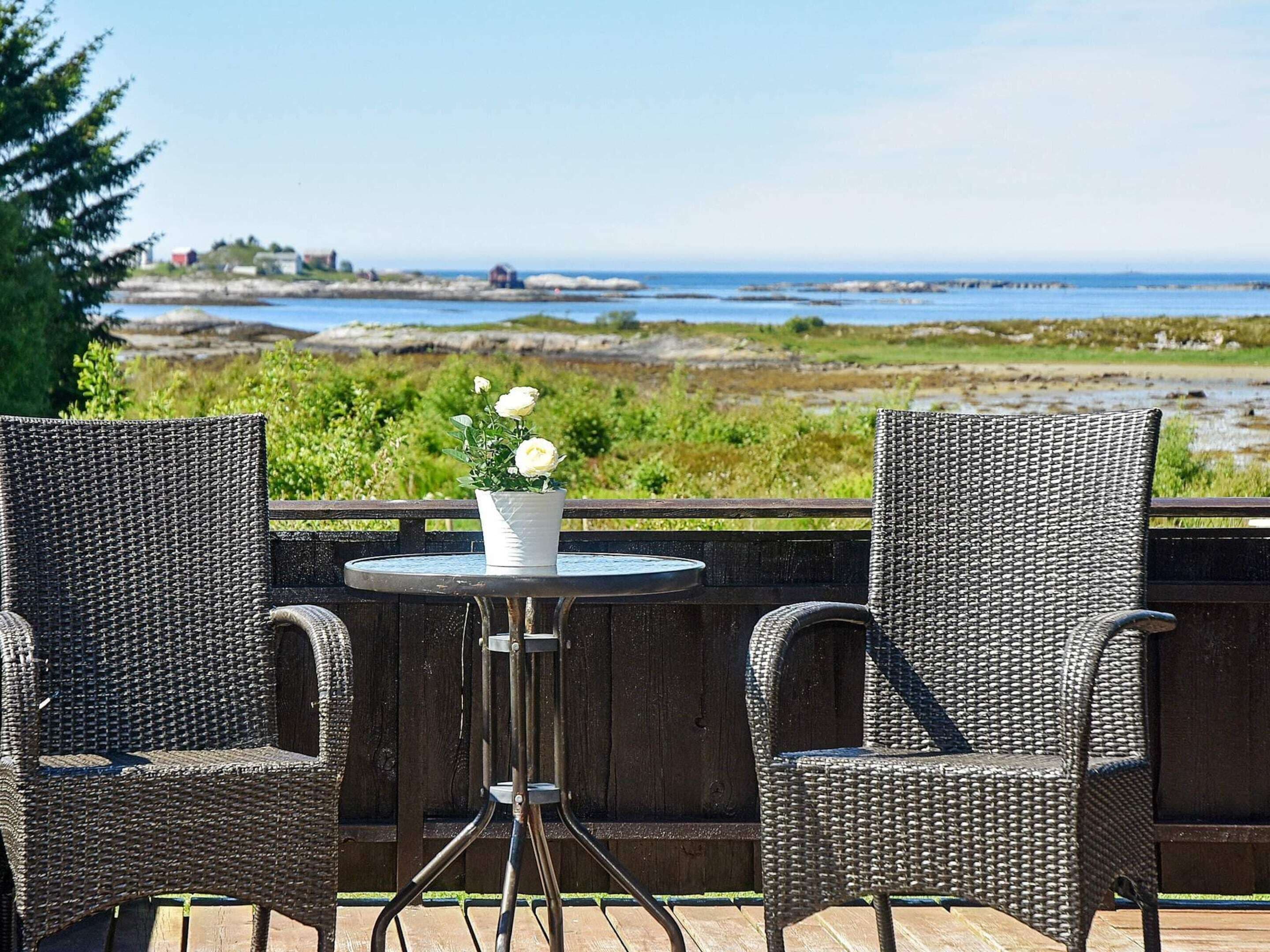 House | Outdoor dining