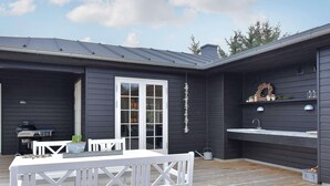 Unclassified image, 2 of 31, button - 4 Person Holiday Home on a Holiday Park in Henne (Henne)