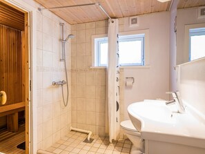 Shower - 6 Person Holiday Home on a Holiday Park in Blåvand (Blavand)