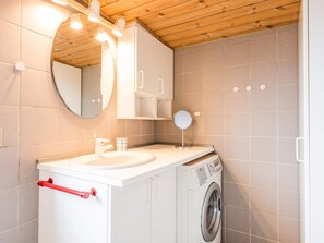 House | Bathroom - 4 Person Holiday Home in Hvide Sande (Hvide Sande)