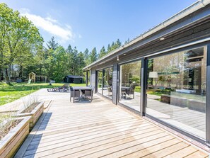 House | Outdoor dining