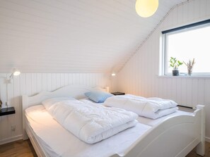 3 bedrooms, individually furnished - 6 Person Holiday Home on a Holiday Park in Ringkøbing (Ringkobing)