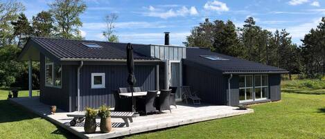 House | Outdoor dining