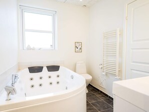 Spa treatment - 6 Person Holiday Home in Blavand (Blavand)