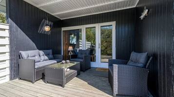 House | Terrace/patio
