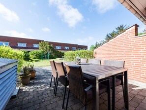 House | Outdoor dining - 6 Person Holiday Home in Blavand (Blavand)