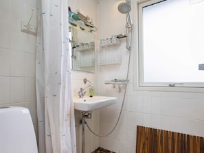 Bathroom - 6 Person Holiday Home in Faxe Ladeplads (Faxe Ladeplads)