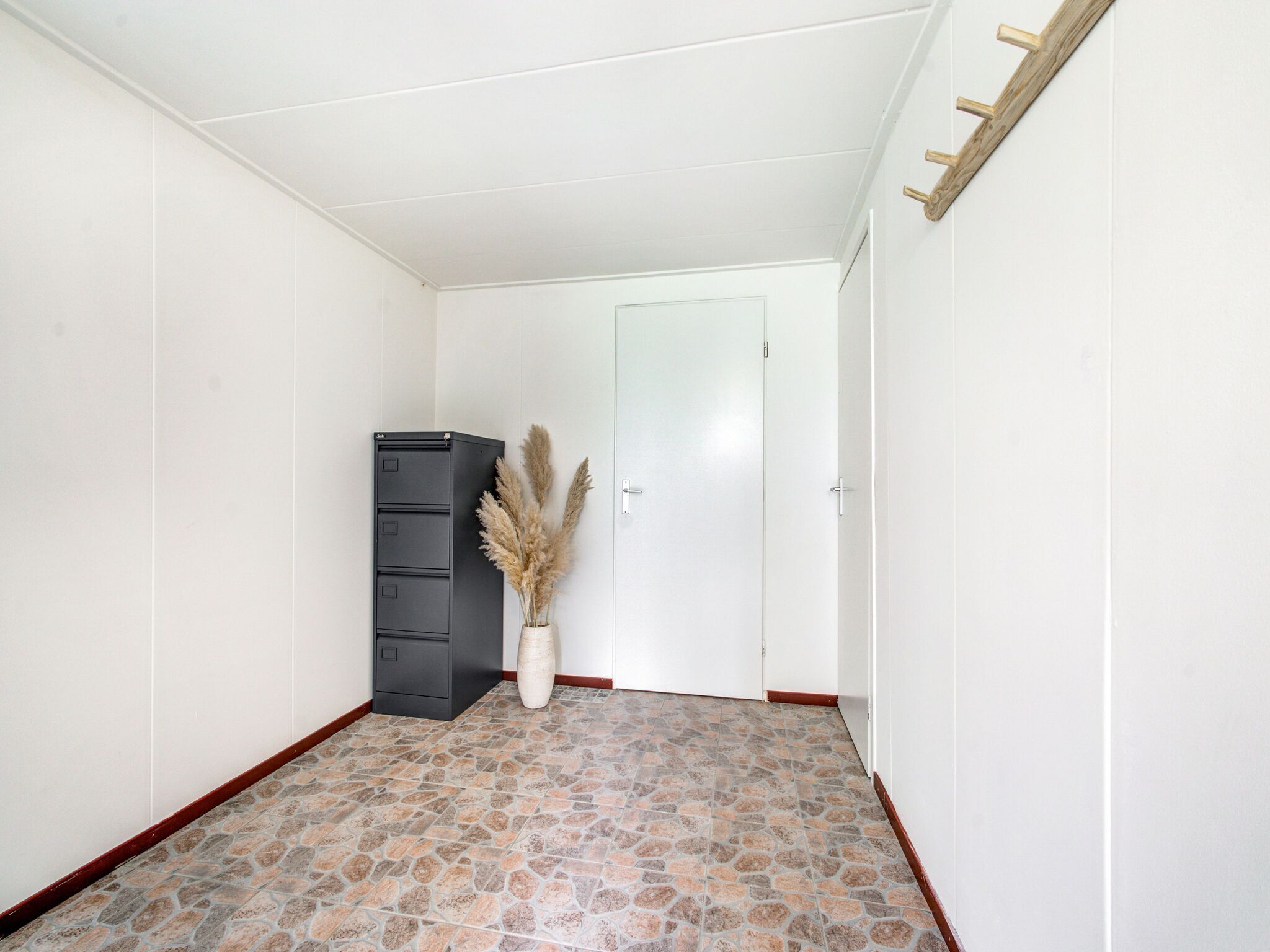 2 habitaciones, muebles diferentes y ropa de cama 