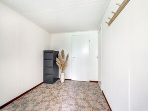 2 Schlafzimmer, individuell eingerichtet, Bettwäsche