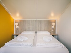 House | 2 bedrooms, individually furnished, bed sheets