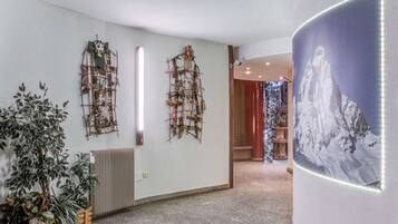 Apartment | Reception