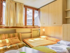 1 habitación y ropa de cama 