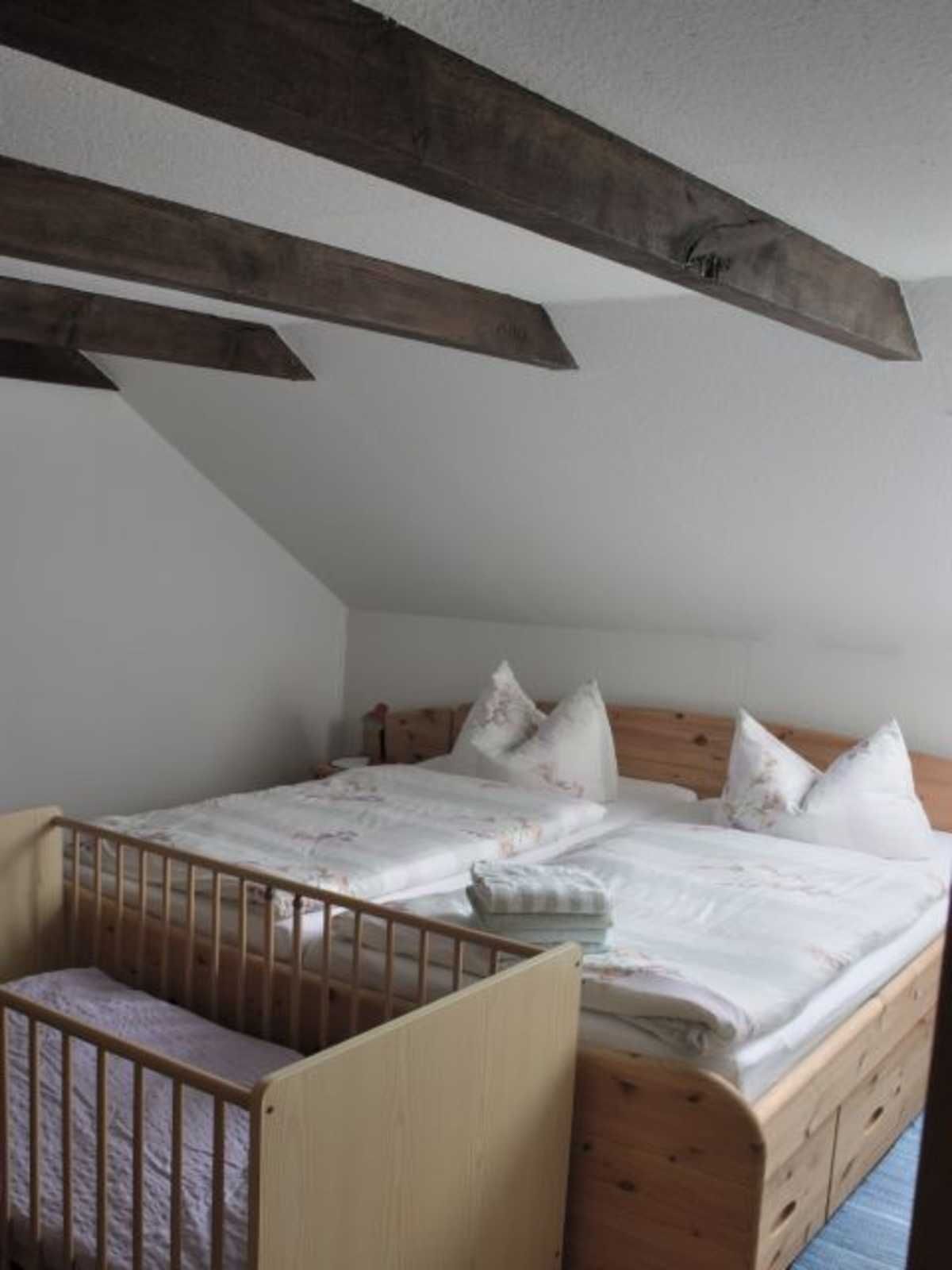 2 bedrooms, travel crib