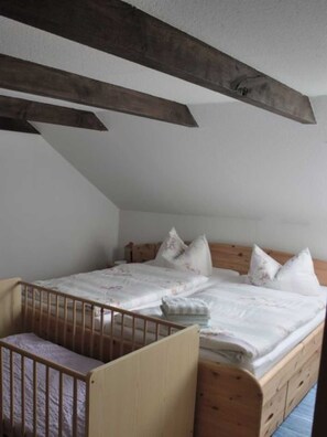 2 soverom og reiseseng for barn