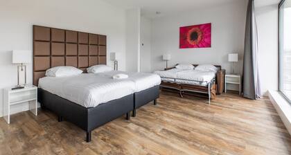 Brand new Luxury Villa on a Small-scale Park