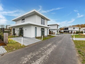 Villa | Exterior - Brand new Luxury Villa on a Small-scale Park (Zeewolde)