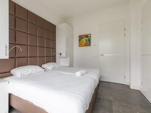 Villa | 4 bedrooms, individually furnished, bed sheets - Brand new Luxury Villa on a Small-scale Park (Zeewolde)
