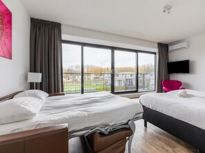 Villa | 4 bedrooms, individually furnished, bed sheets - Brand new Luxury Villa on a Small-scale Park (Zeewolde)