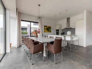 Villa | Dining - Brand new Luxury Villa on a Small-scale Park (Zeewolde)