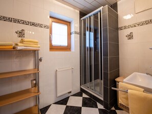 Apartment | Bathroom