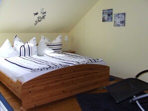 2 soverom og reiseseng for barn