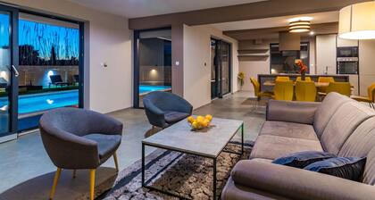 Super Modern Villa With Private Pool