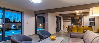 Super Modern Villa With Private Pool
