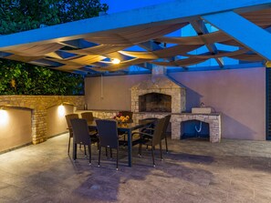Villa | Dining