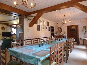 Dining - Former Hotel with Swimming Pool, Hot Tub & Sauna for Family Groups (Malmedy)