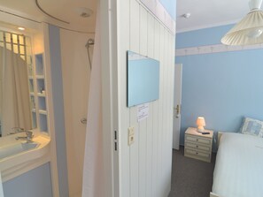 Shower - Former Hotel with Swimming Pool, Hot Tub & Sauna for Family Groups (Malmedy)