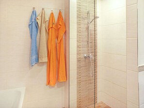 Apartment | Bathroom