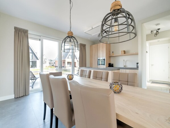 House | Dining