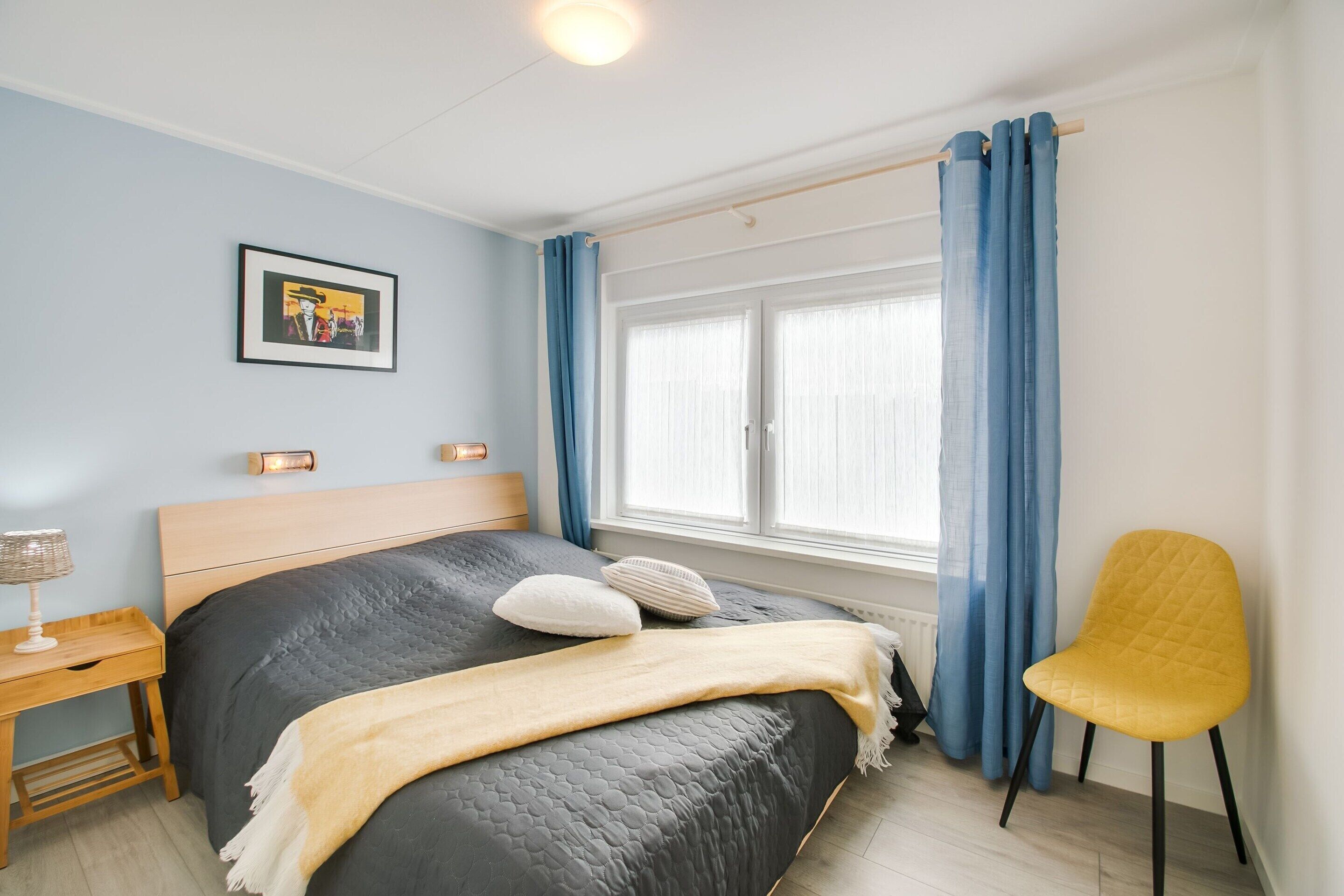 منزل | 4 عدّة غرف نوم وطراز فريد لكل وحدة وملاءات أسرّة