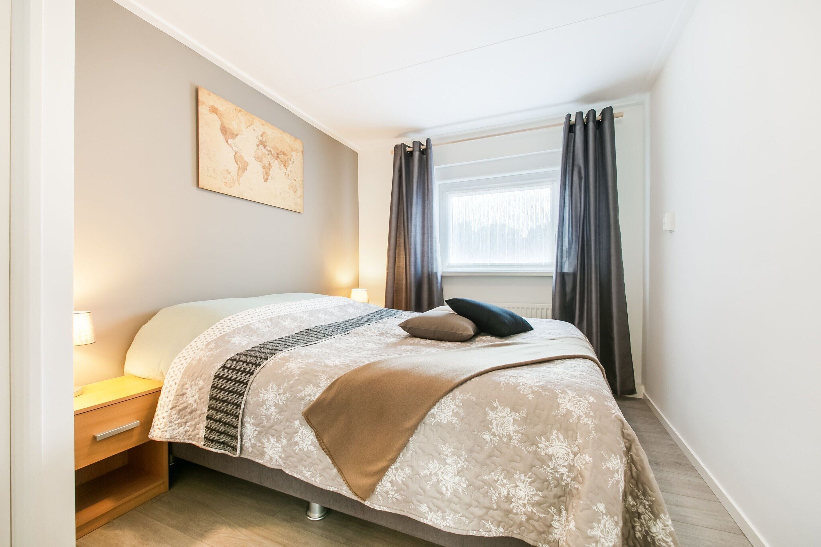 House | 4 bedrooms, individually furnished, bed sheets