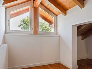 House | Interior - Residence Located on the Shores of Lake Maggiore (Meina)