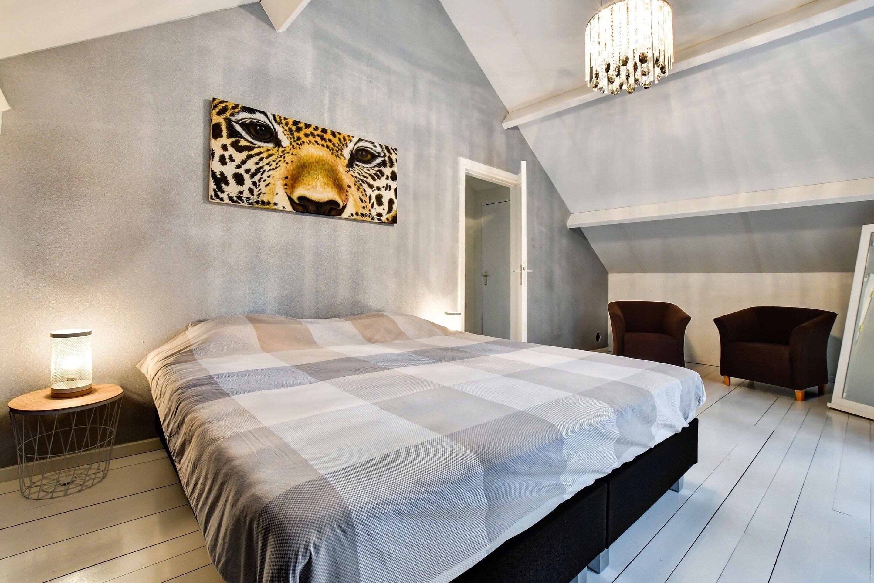 Nhà | 2 phòng ngủ, trang bị nội thất với thiết kế riêng biệt, bộ trải giường 