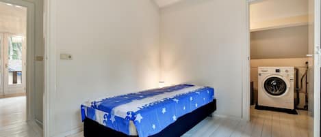 2 bedrooms, individually furnished, bed sheets
