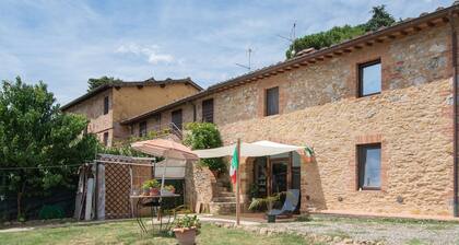 Charming Villa in Siena With Garden