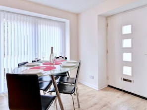 Reception - Flamboyant Cottage in Paisley near Gleniffer Braes Park (Paisley)