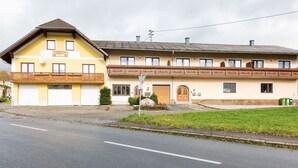 Exterior - Charming Apartment in Ulrichsberg With Sauna (Ulrichsberg)